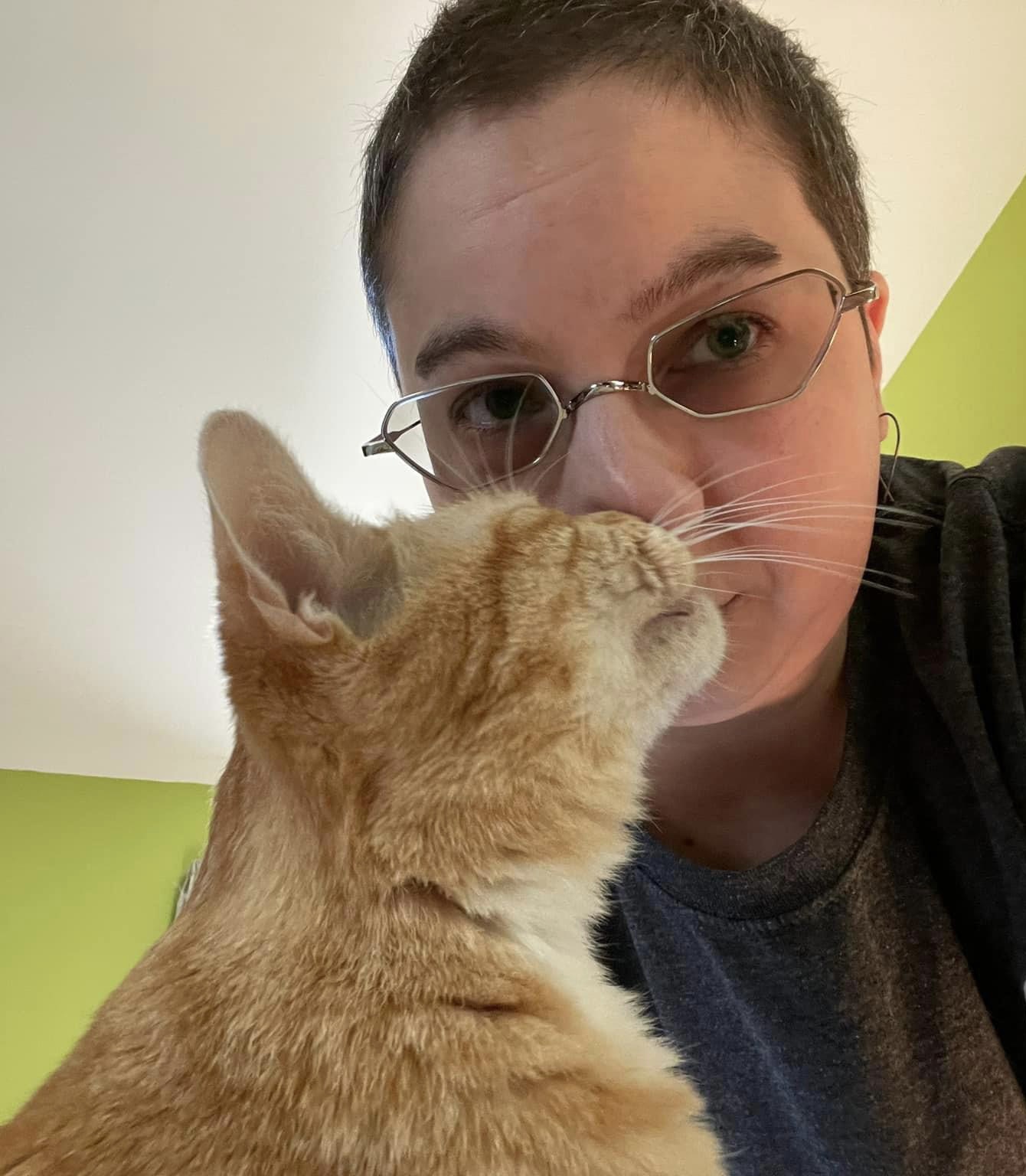 Selfie with my cat Cinnamon in 2022